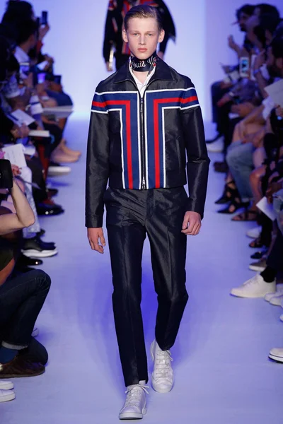 Look 13